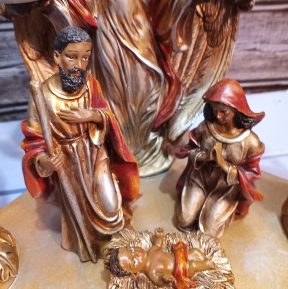 Nativity Scene Candle Holder - Picture 5 of 10